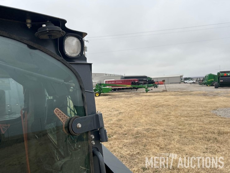 2018-deere-333g-image-36