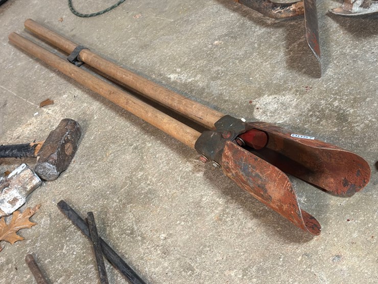 #57-•-post-hole-diggers-image-2