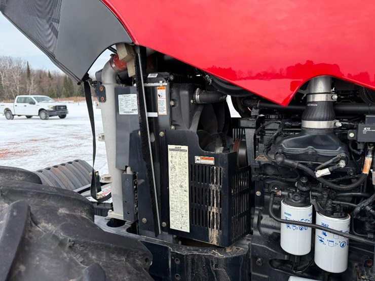 case-ih-farmall-140a-image-38