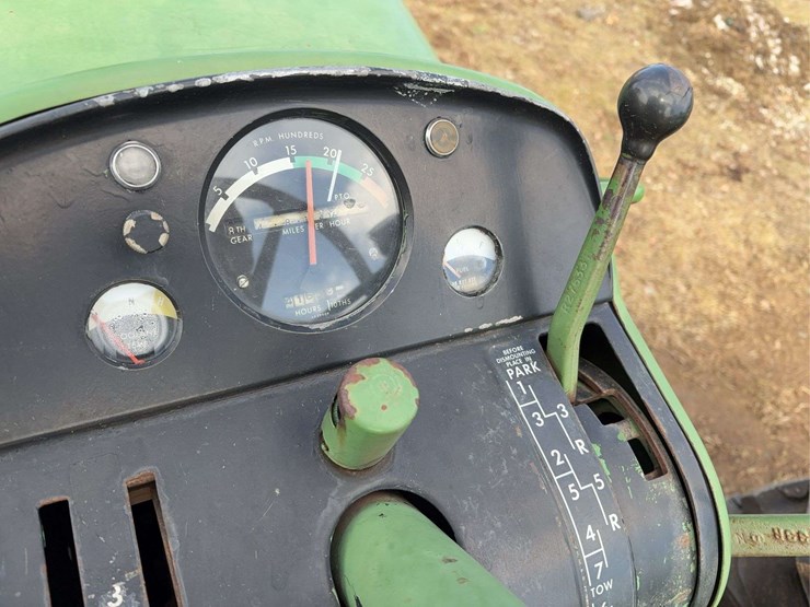 john-deere-3020-image-15