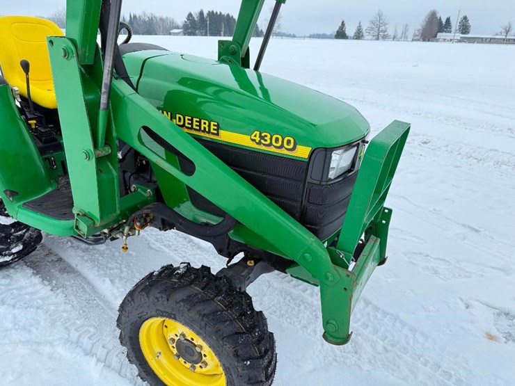 john-deere-4300-image-25