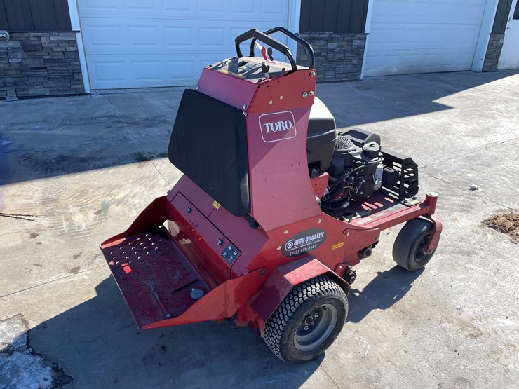 #153-•-toro-28"-aireator-image-5