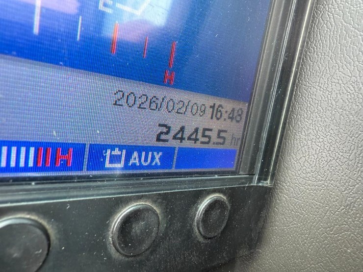 takeuchi-tb240-image-63