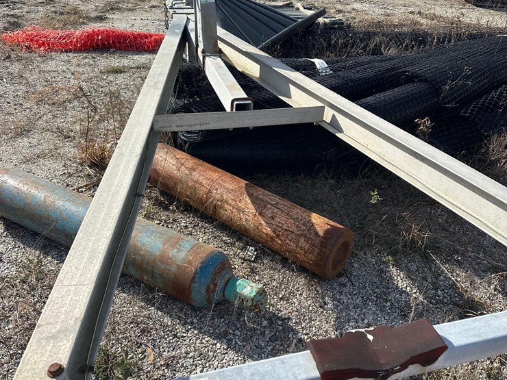 ez-loader-t/a-25ft-long-aluminum-boat-trailer-image-5