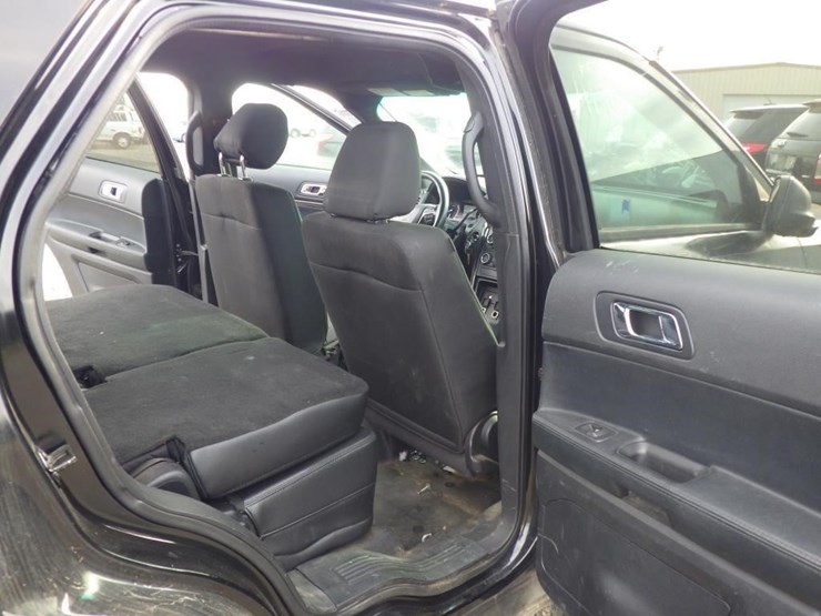 2016-ford-explorer-image-8