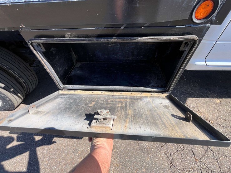 2014-dodge-ram-5500-image-31