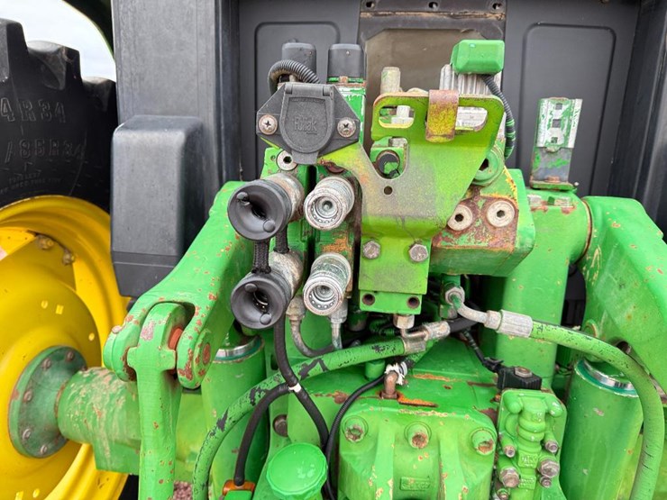 john-deere-6400-image-36