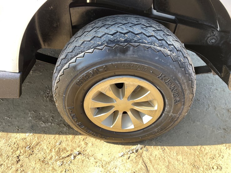 #204-•-2020-ez-go-rxv-electric-golf-cart-image-40