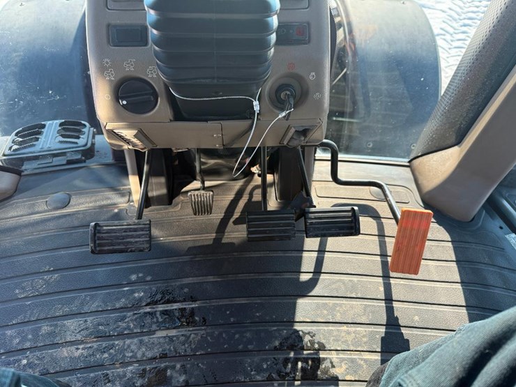 case-ih-magnum-250-image-57