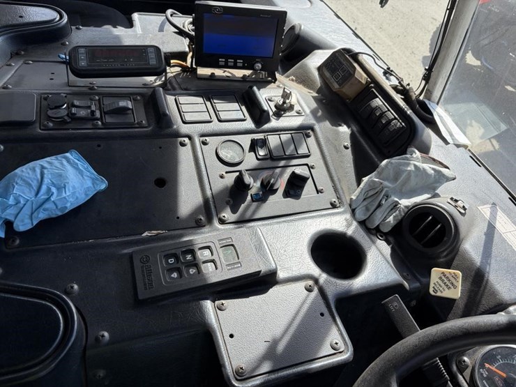 2010-autocar-xpeditor-image-18