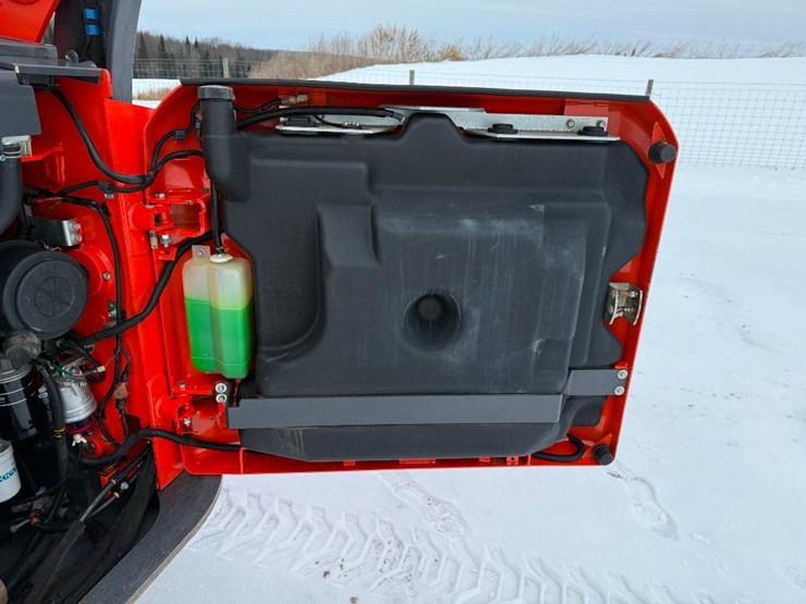 kubota-ssv75-image-23