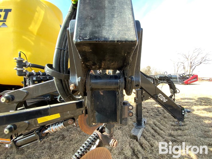 2023-fast-8324-16r30-fertilizer-applicator-image-16