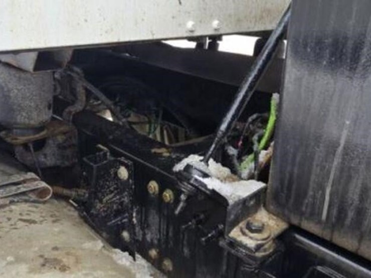 2012-mack-cxu-pinnacle-hiway-tractor---sleeper---h-image-23