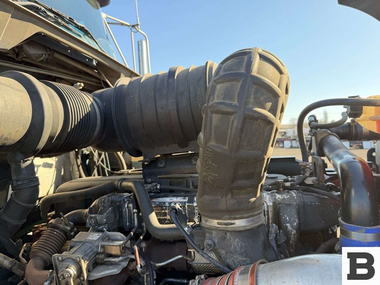 2015-kenworth-t800-image-48