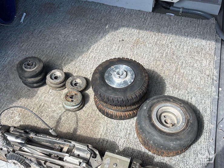 2015-ford-transit-image-56