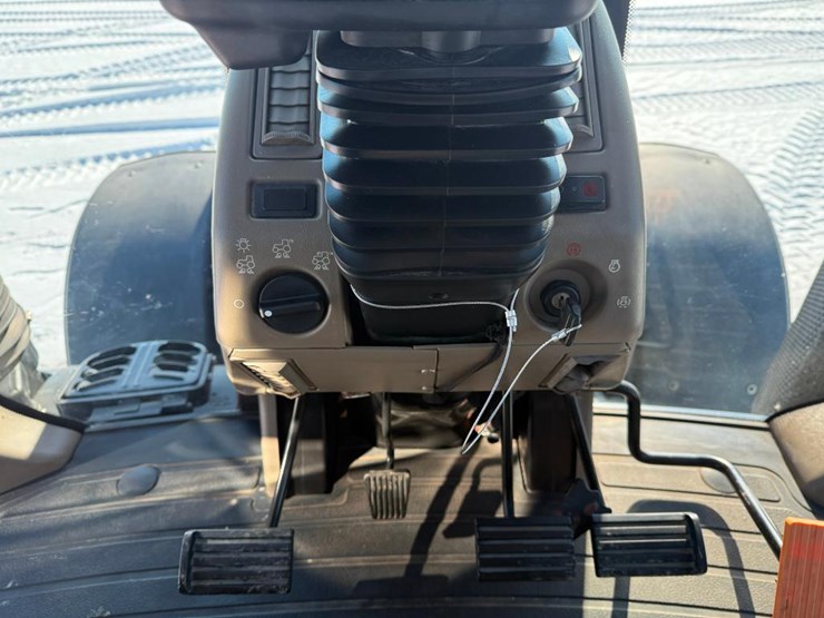 case-ih-magnum-250-image-58