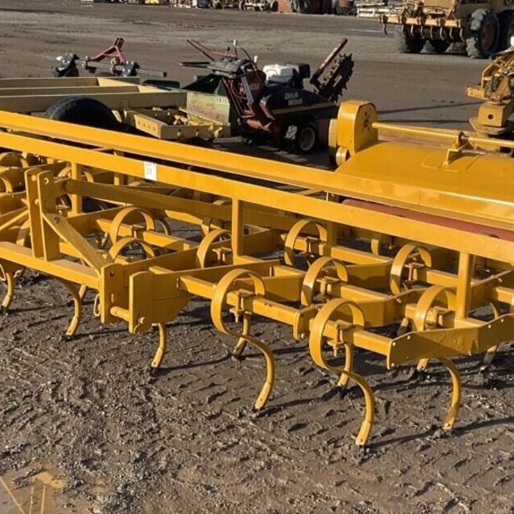 Custom 12' 3-Pt Springtooth Chisel