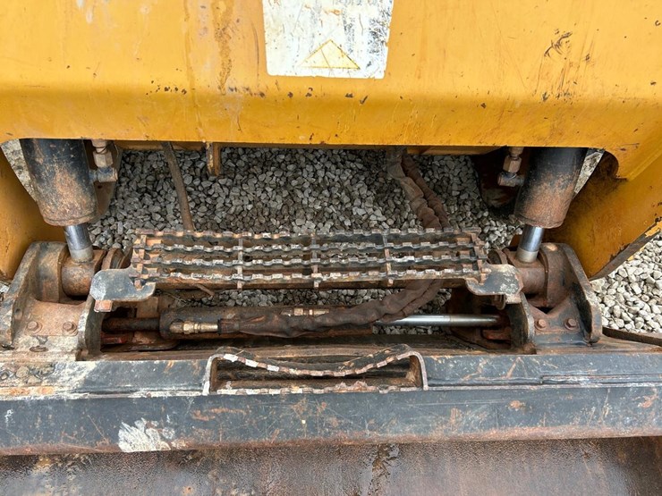 2017-caterpillar-259d-image-10