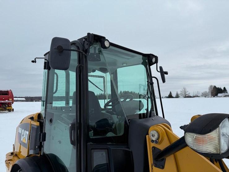 caterpillar-906m-image-17