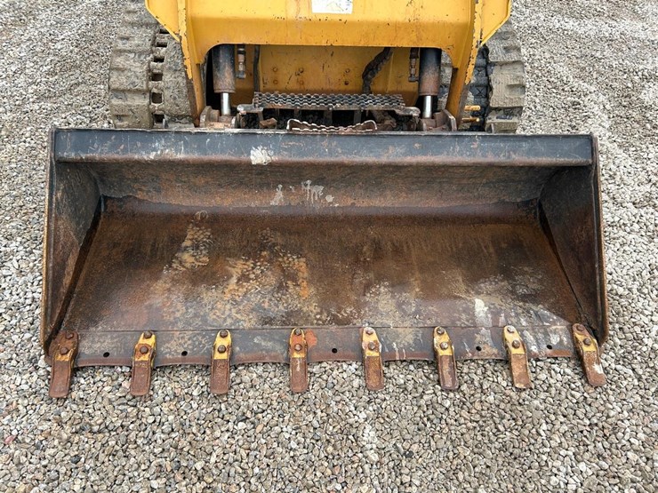 2017-caterpillar-259d-image-9