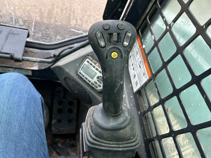 2021-bobcat-t770-image-29