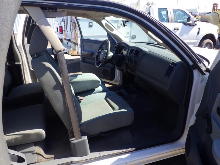 2005-dodge-dakota-image-6