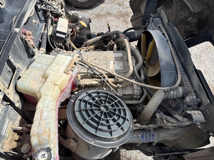 2018-western-star-4700sb-image-11