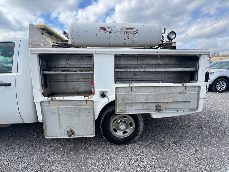 2009-chevrolet-2500-image-25