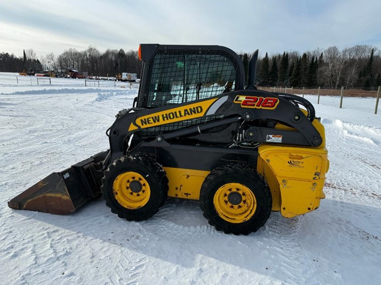 new-holland-l218-image-6