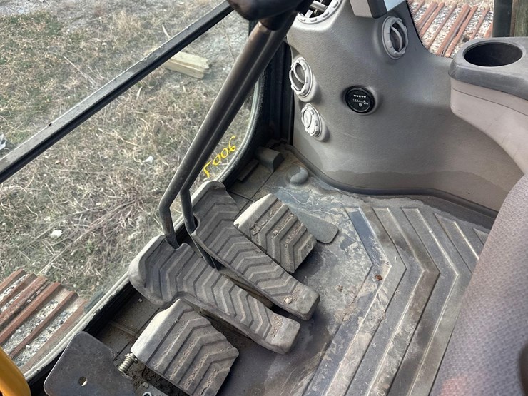 2014-volvo-ec250d-lr-image-22