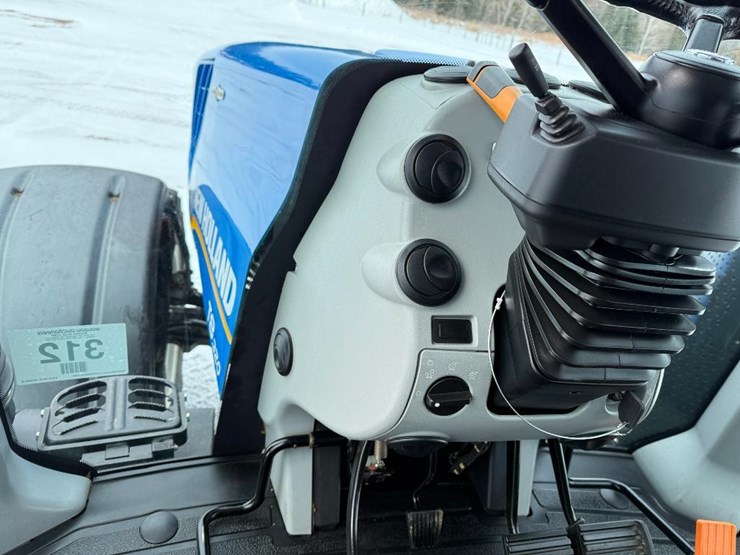 new-holland-t8.320-image-71