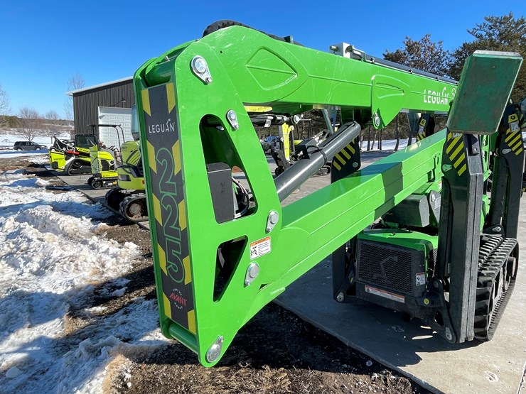 #103-•-2024-leguan-225-track-drive-articulating-boom-lift-image-31