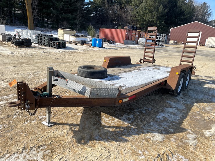 #300-•-2005-towmaster-dual-axle-trailer-(sells-with-no-title)-image-1