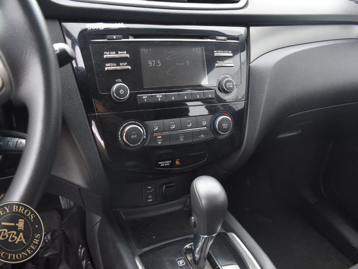 2015-nissan-rogue-image-24