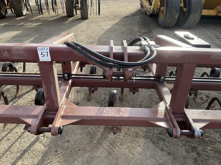 custom-33'-3-pt-fold-up-field-cultivator-image-5