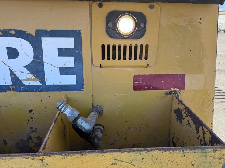 2002-deere-650h-lgp-image-21