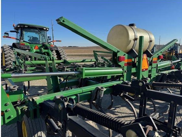 john-deere-2210-image-43