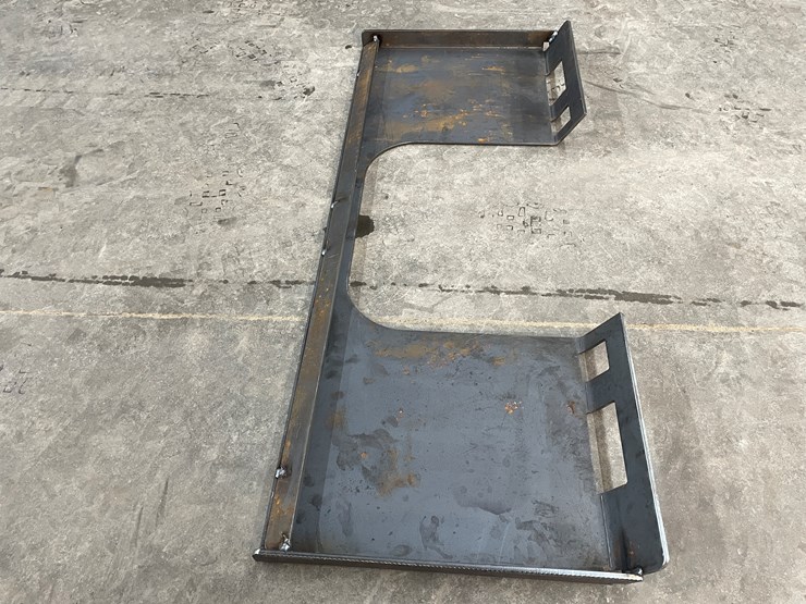 #2472-•-skid-steer-walk-through-weldable-attachment-plate-image-8