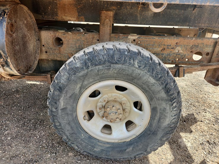 2009-gmc-3500-image-14