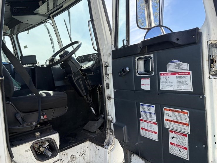 2010-autocar-xpeditor-image-13