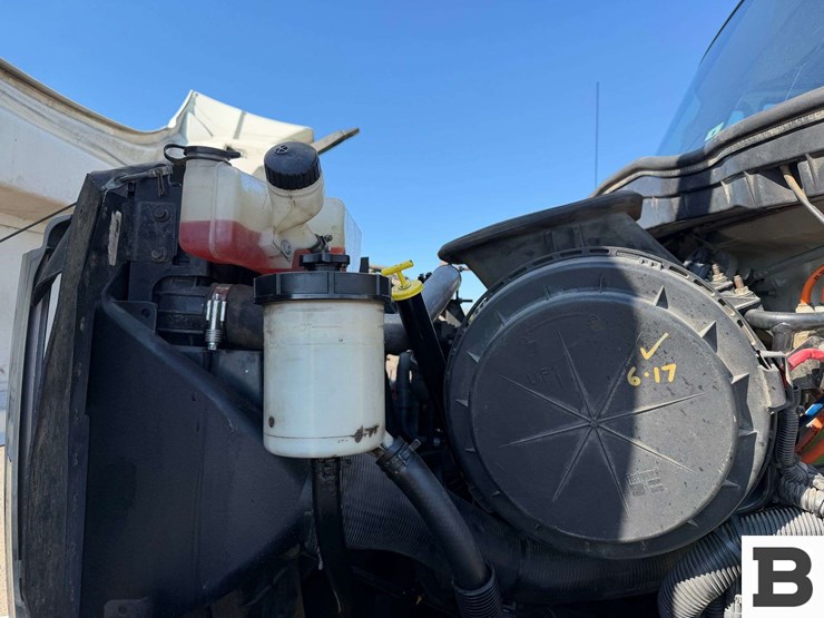 2011-international-workstar-7400-image-60