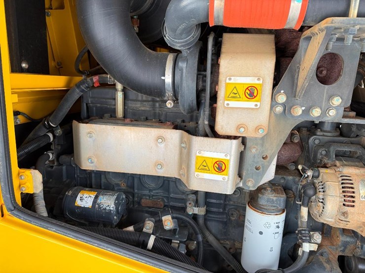 2011-komatsu-wa250pz-6-image-24