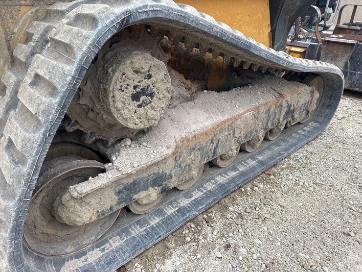 2018-deere-331g-image-7