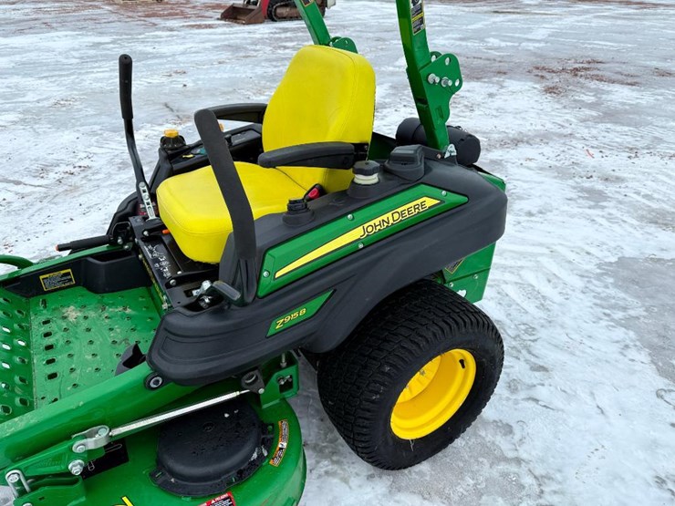2015-john-deere-z915b-image-16