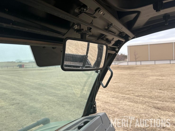 2022-john-deere-gator-image-43