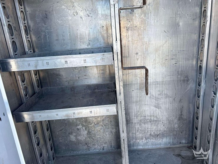 2017-freightliner-m2-106-image-27