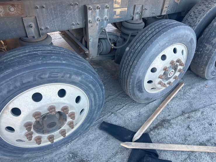 2019-mack-gr64f9-quad/a-dump-truck-image-16