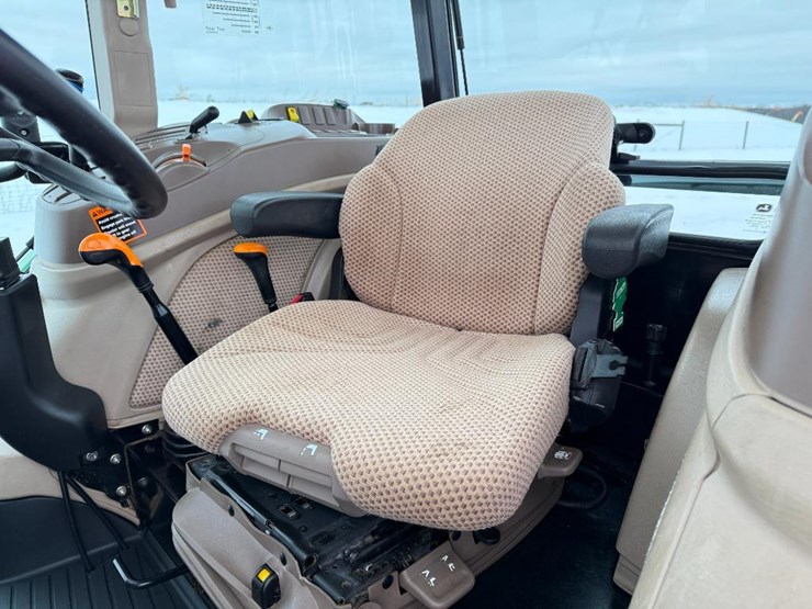 john-deere-6105e-image-55