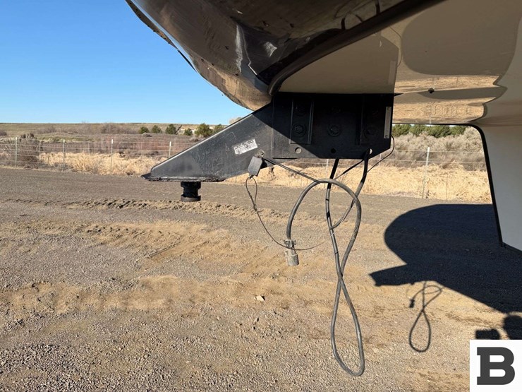 2018-keystone-sprinter-5th-wheel-trailer-image-9