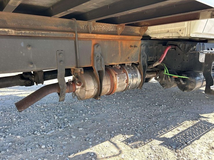 2018-international-durastar-4300-image-30